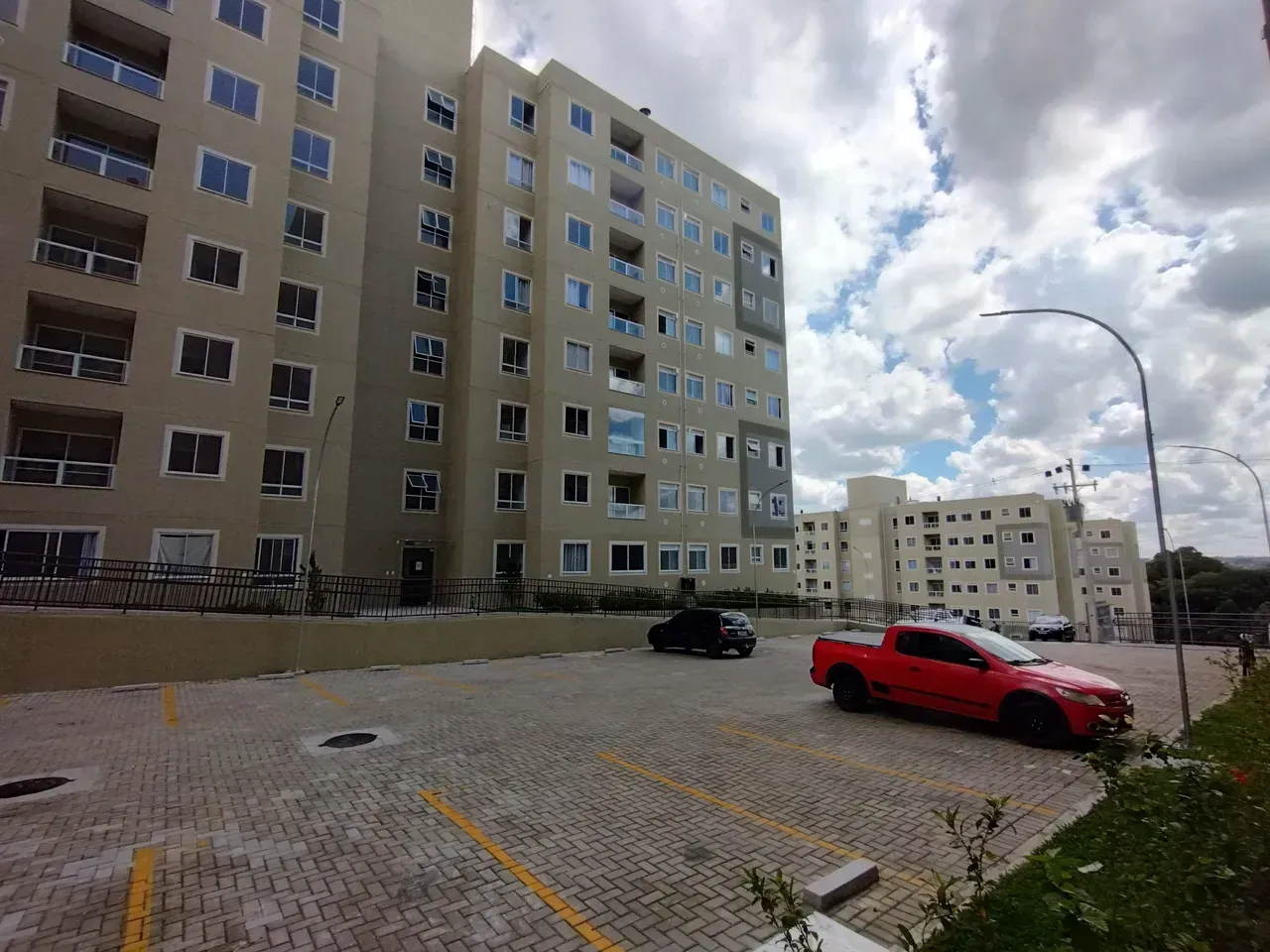 2-bedroom apartment in a building with a gym — photo 3