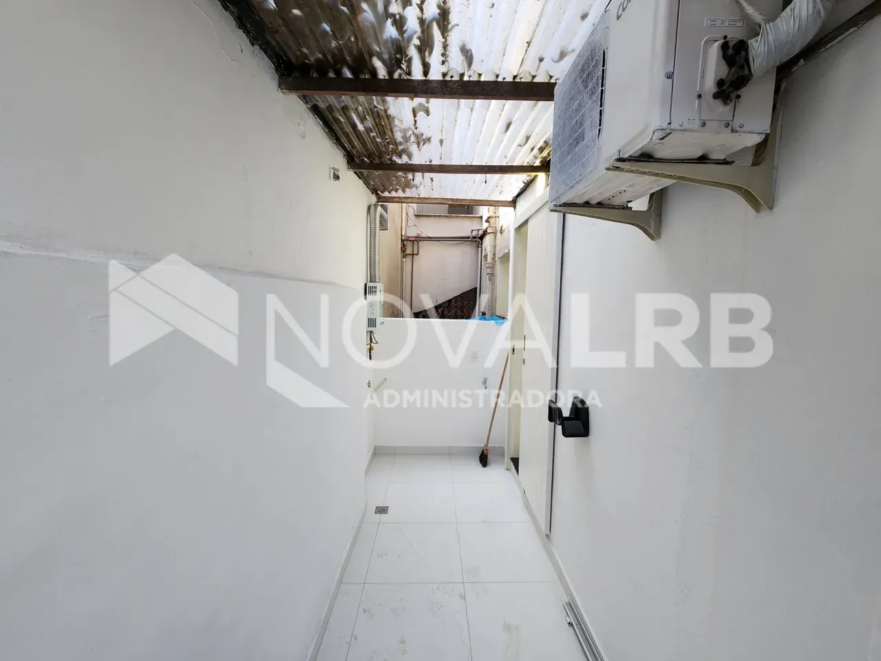 3-bedroom apartment with 90 m² and closed kitchen — photo 27