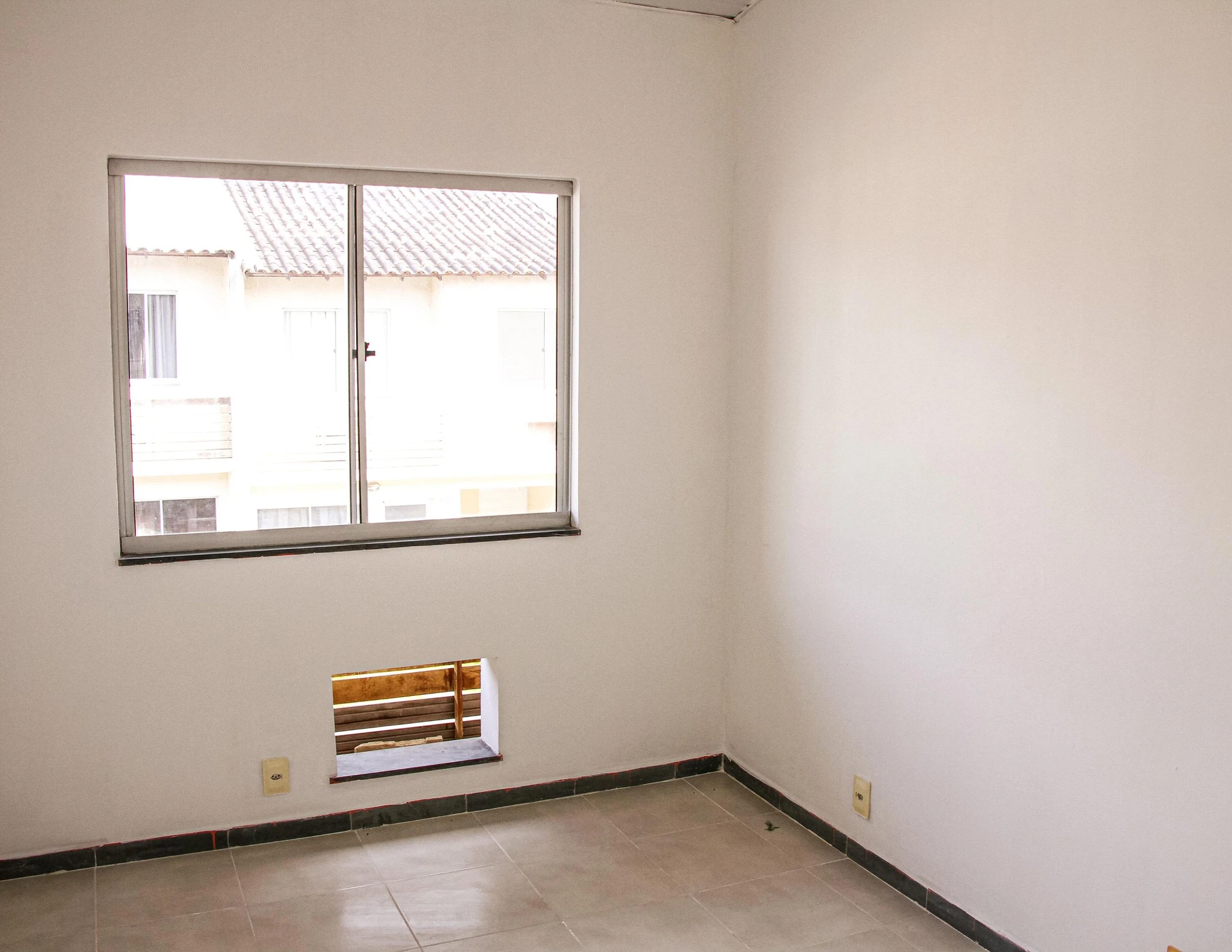 House with 3 bedrooms, 2 bathrooms and 2 parking spaces — photo 3