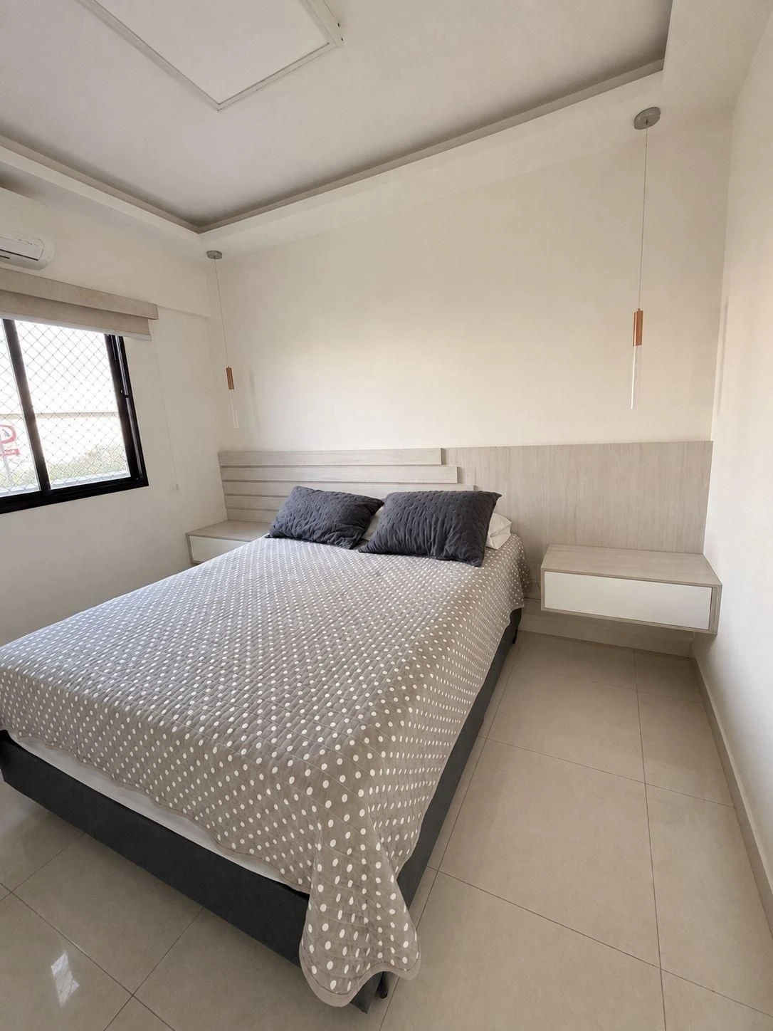 2-bedroom apartment in a building with a pool — photo 4