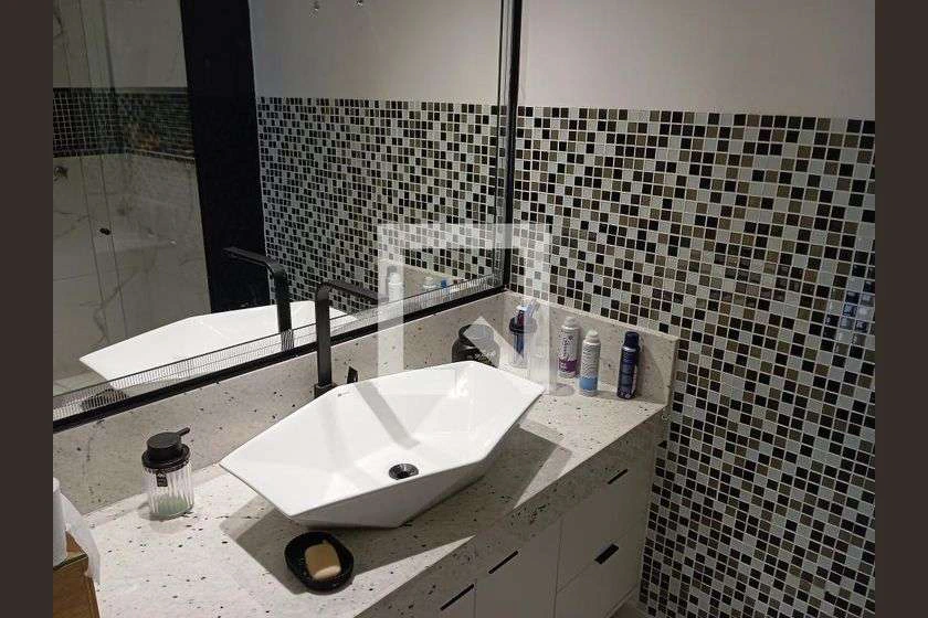 Furnished 170 m² apartment with 2 en-suite bedrooms — photo 19
