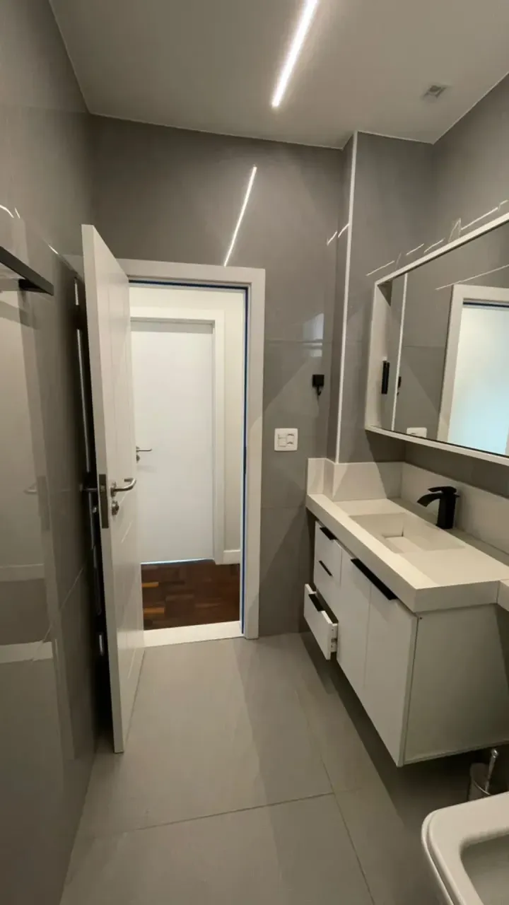 2-bedroom apartment with a walk-in closet in Rio de Janeiro — photo 2