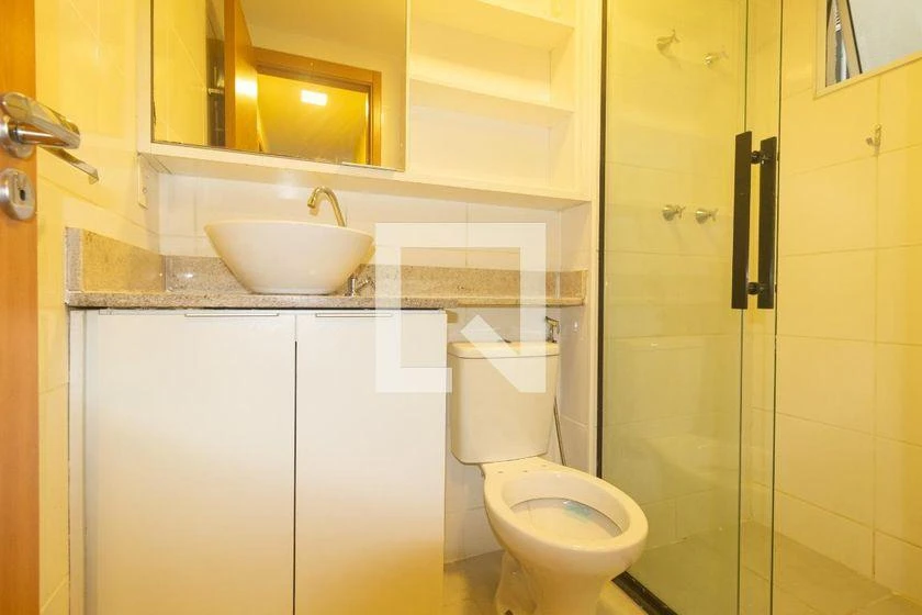 2-bedroom apartment in a building with a gym — photo 27