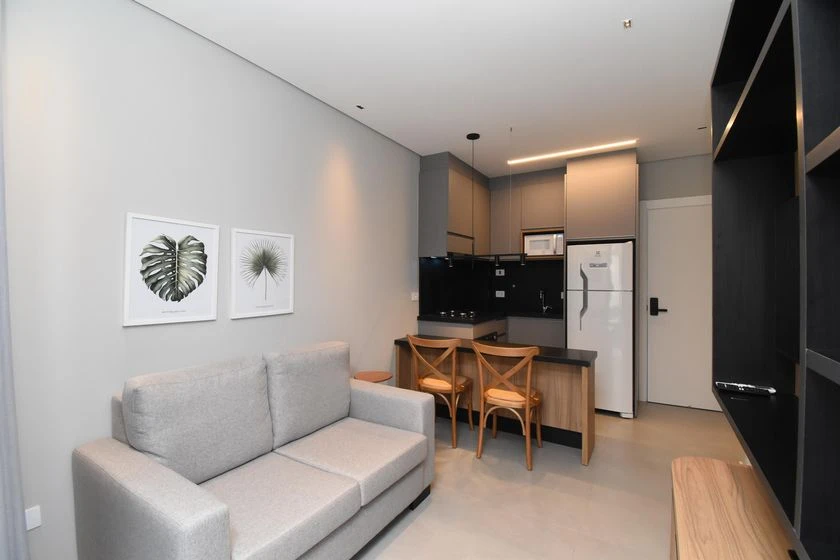 Estudio amueblado con cocina americana y balcón — photo 7