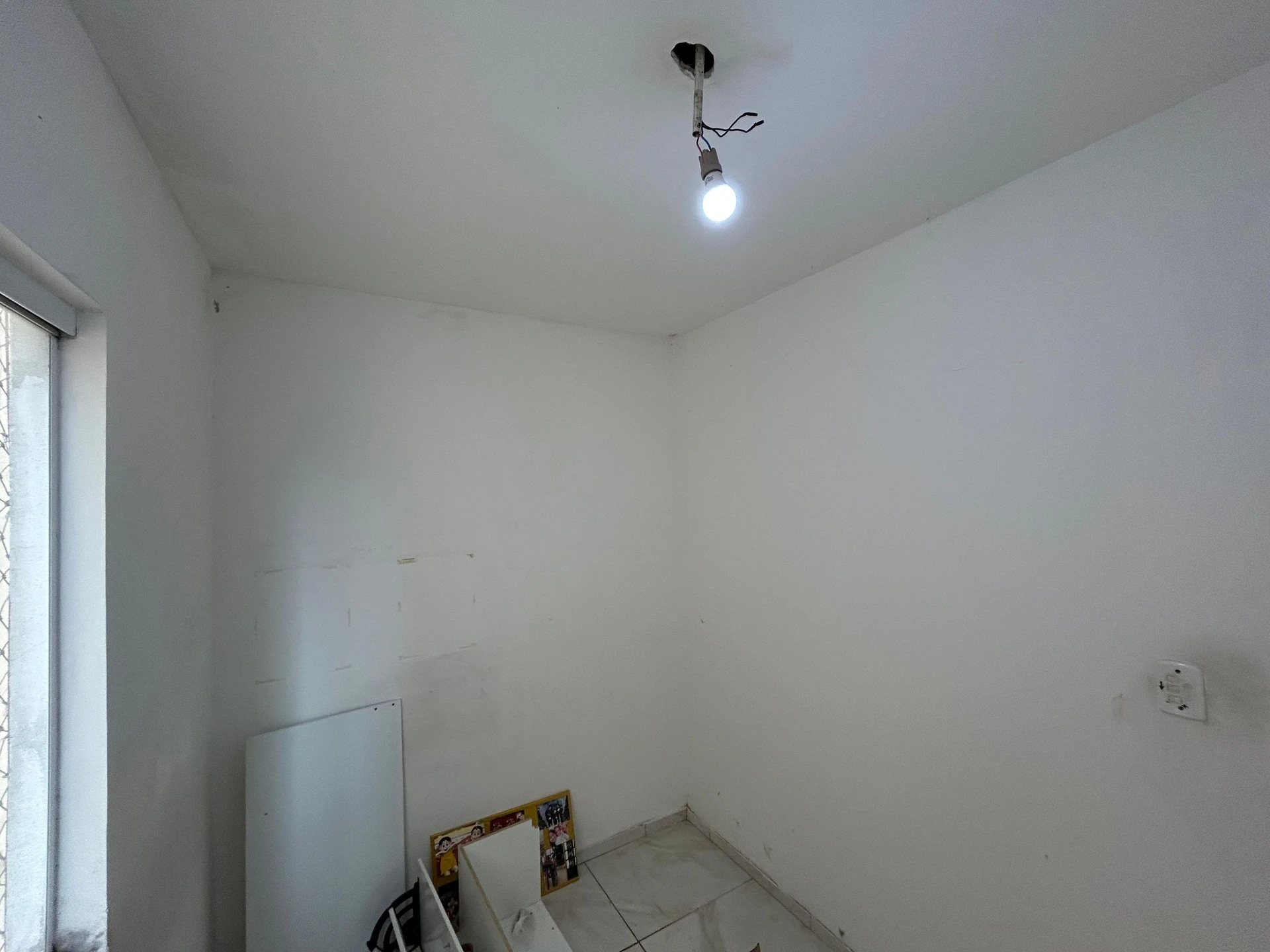 Balcony with a grill in a 3-bedroom apartment, 130 m² — photo 42