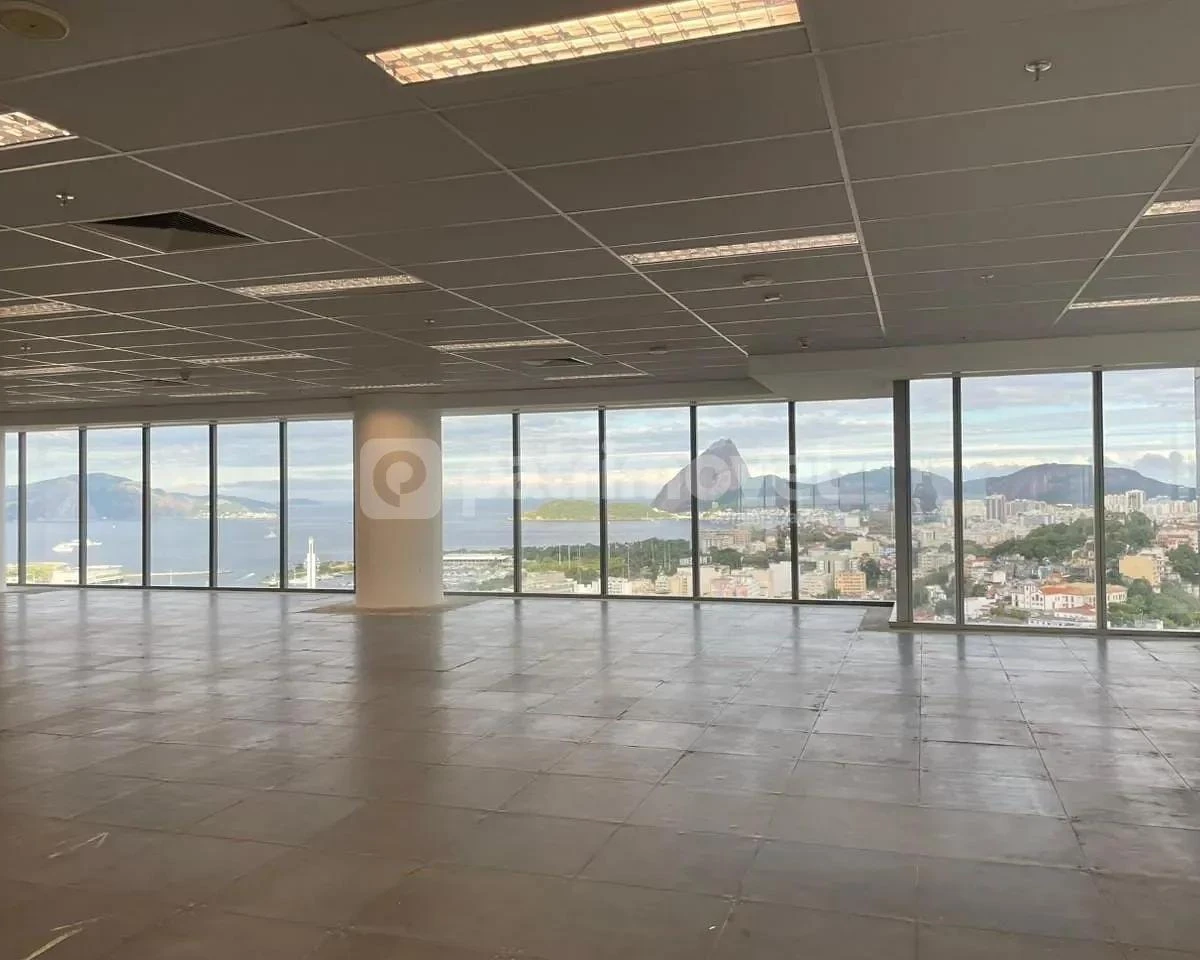 Apartamento sem mobília com 15 banheiros e janelas do chão — photo 10