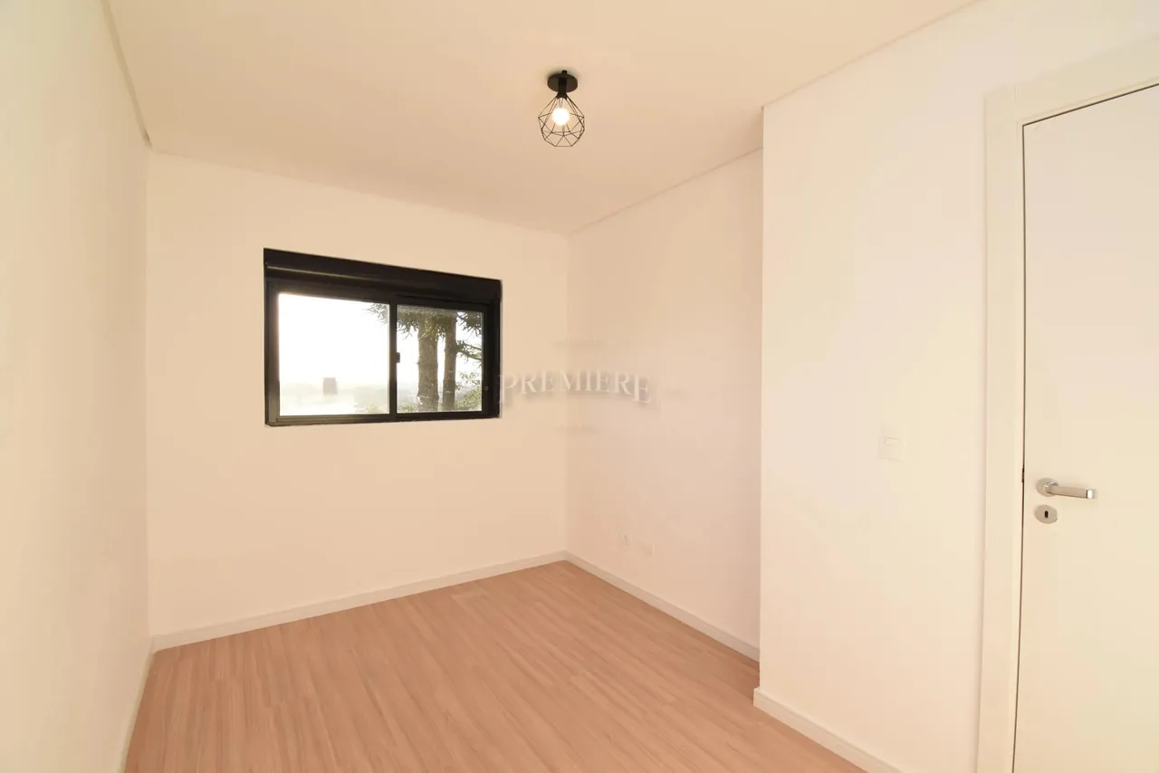 House with 3 bedrooms and a private garden — photo 12