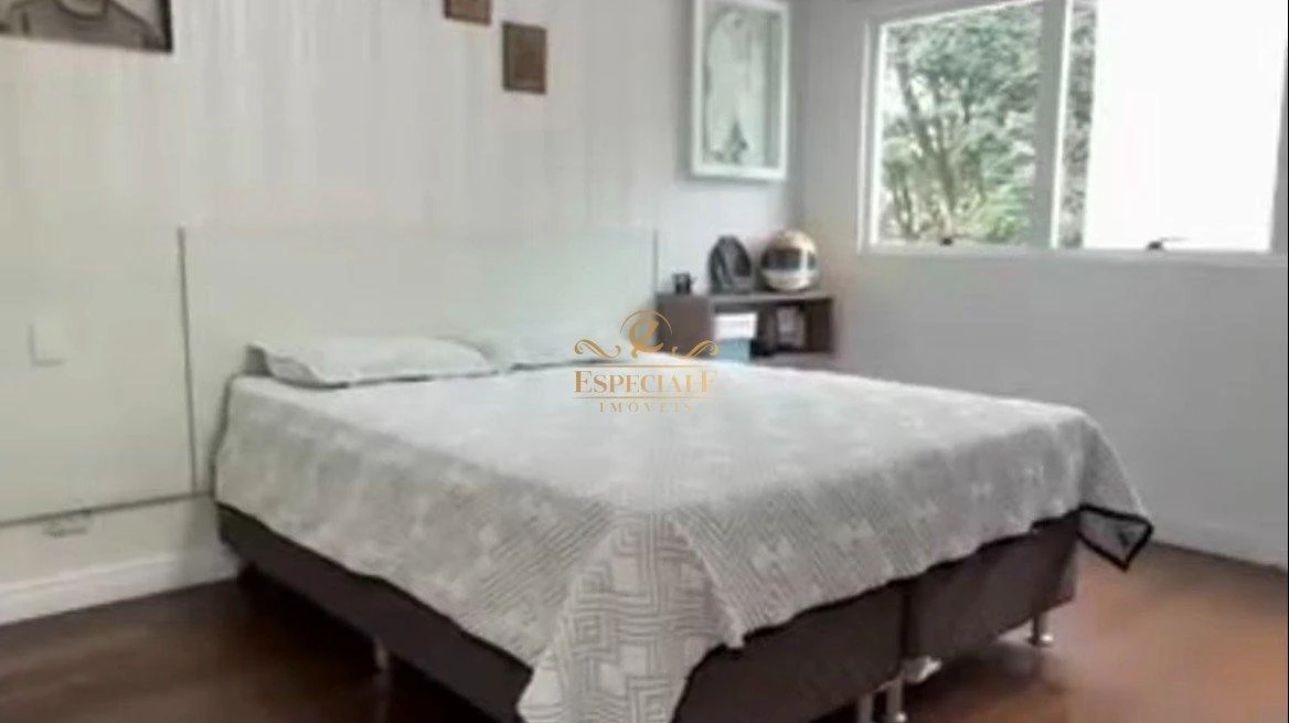 Furnished house, 401 m², with a glass-enclosed balcony — photo 5