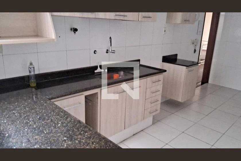 6-bedroom house with 342 m² and 4 parking spaces — photo 4