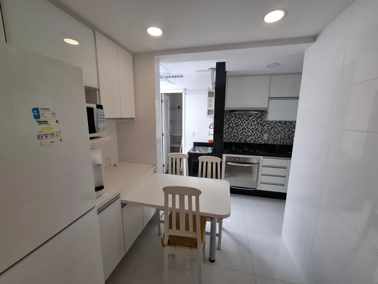 Glass-enclosed balcony in a 2-bedroom apartment, 107 m² — photo 11