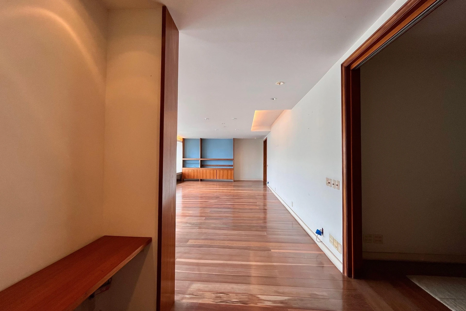 3-bedroom apartment with a water view — photo 51