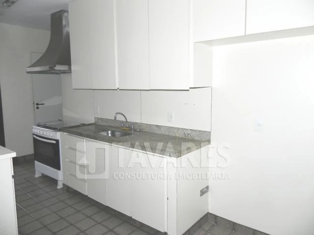 3-bedroom apartment with a home office — photo 11