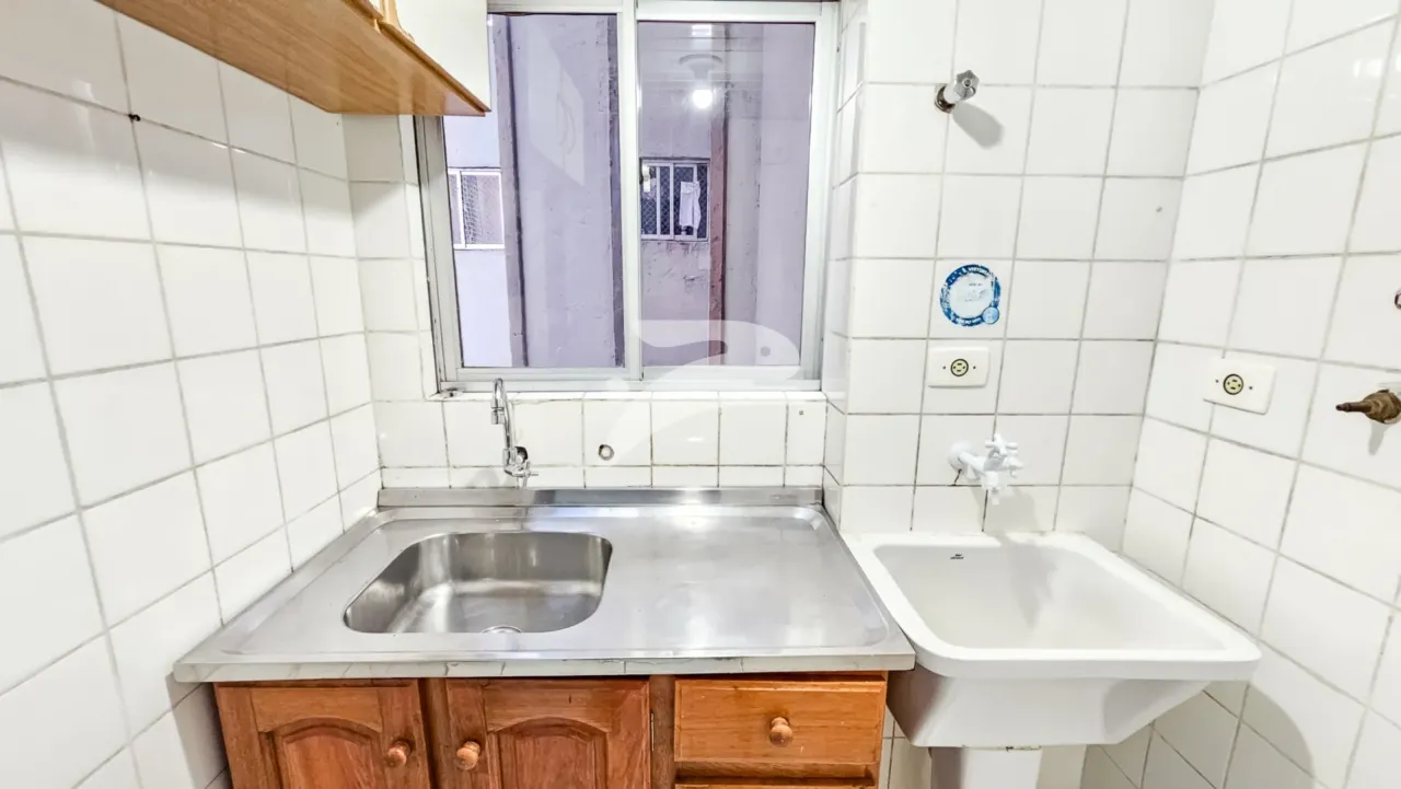 1-bedroom apartment with an open-plan kitchen — photo 8