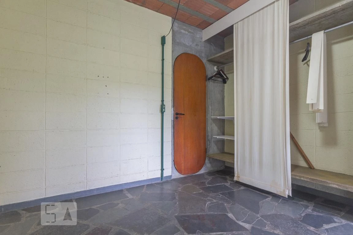 Condo house with 4 bedrooms and 400 m² — photo 24