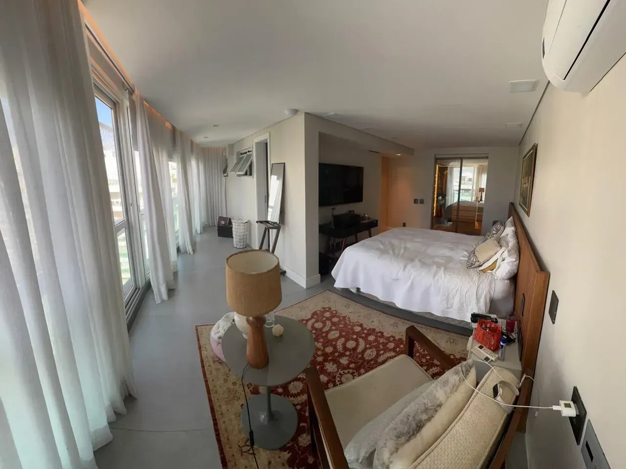 Apartamento mobiliado com 3 quartos e 5 banheiros — photo 4