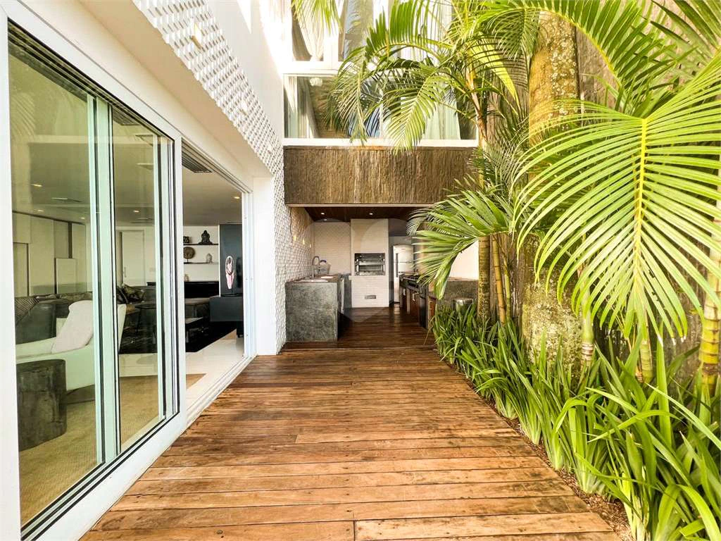 Furnished house with 5 en-suite rooms and 918 m² — photo 2