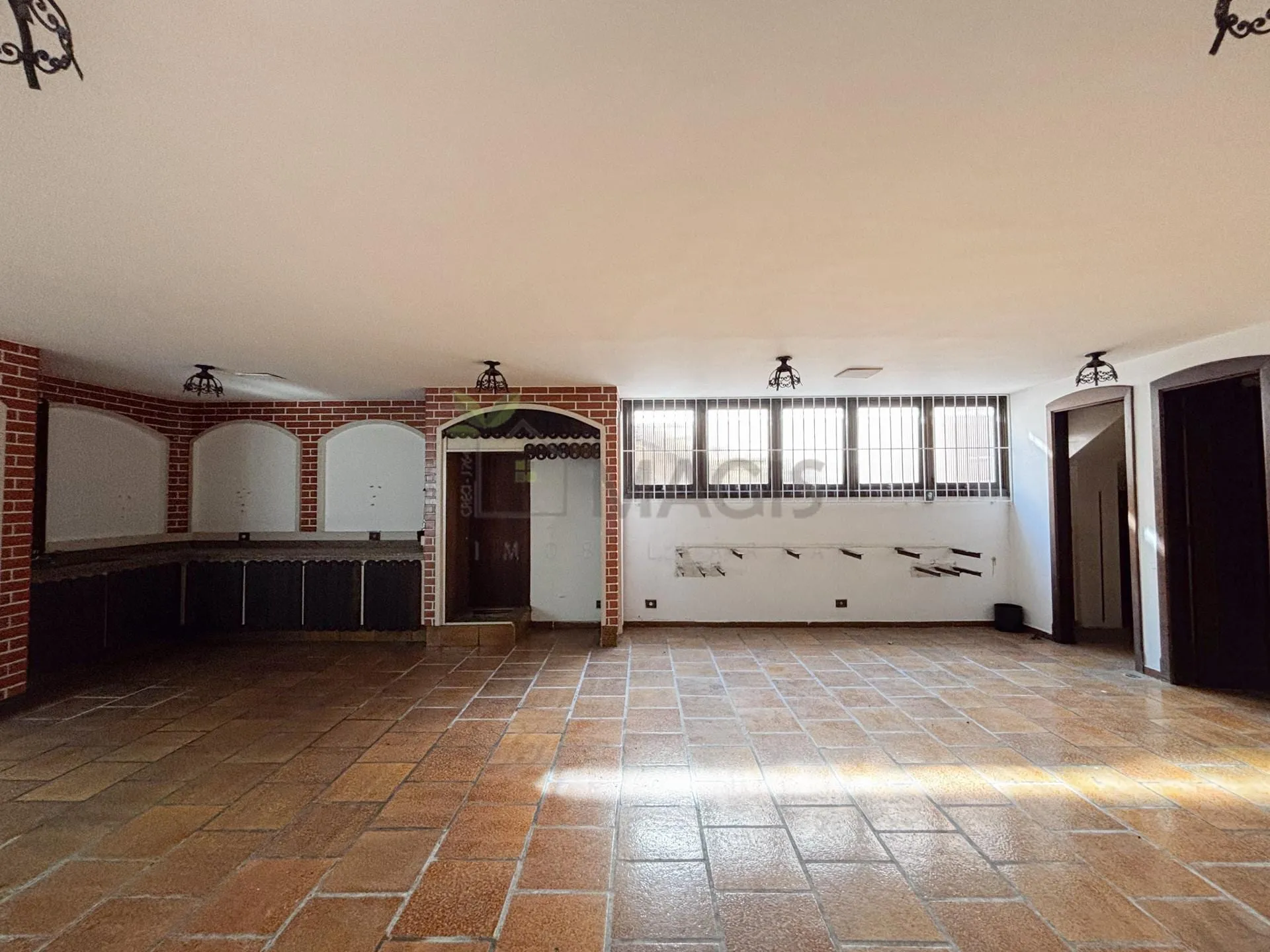 Будинок 604 м² з 4 спальнями та 4 ванними кімнатами — photo 38