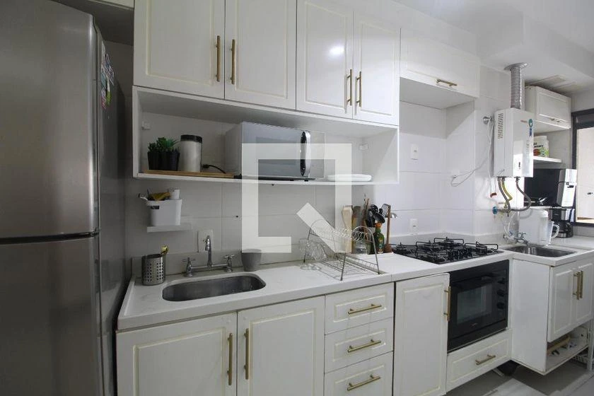 3-bedroom apartment in a building with a gym — photo 2
