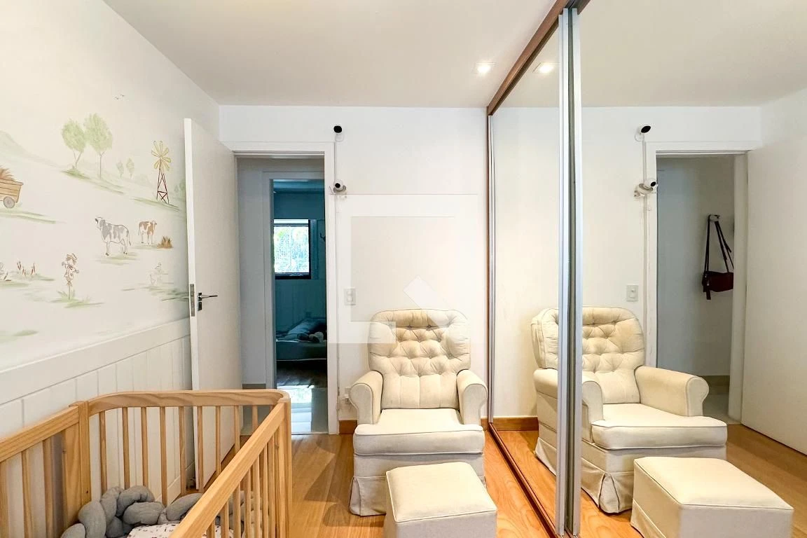4-bedroom apartment with floor-to-ceiling windows — photo 52