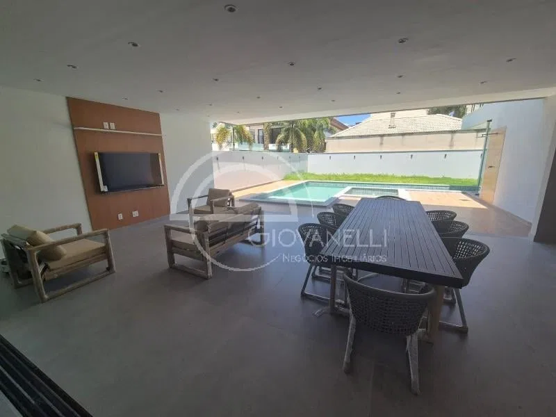 Furnished house with 4 en-suites and open-plan kitchen — photo 7