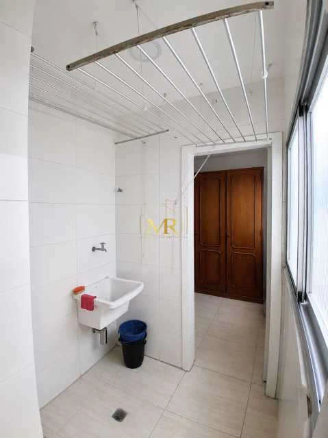 170 m² apartment with 3 bedrooms and a balcony — photo 15