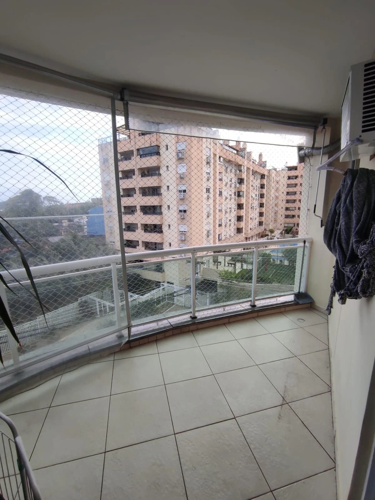 Furnished apartment, 60 m², with floor-to-ceiling windows — photo 20