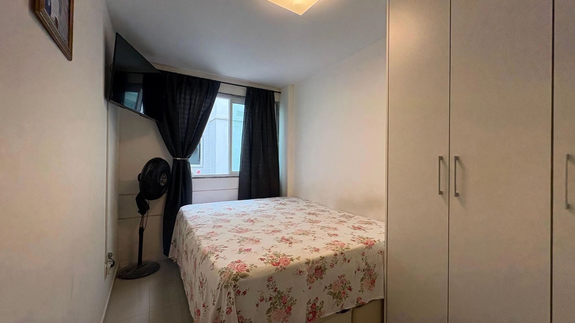 100 m² apartment with a grill on the balcony and a jacuzzi — photo 39