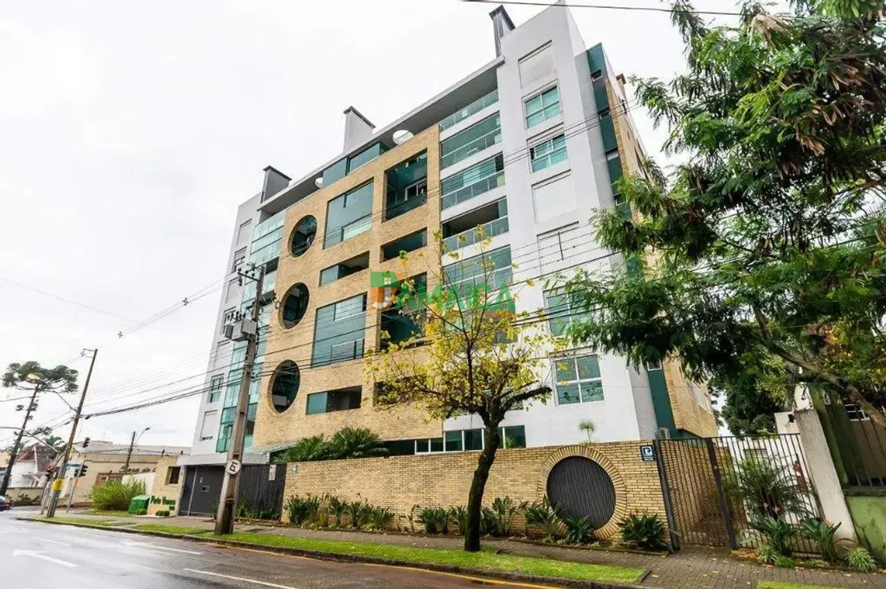 2-bedroom apartment with suite and 2 parking spaces; 143 m²