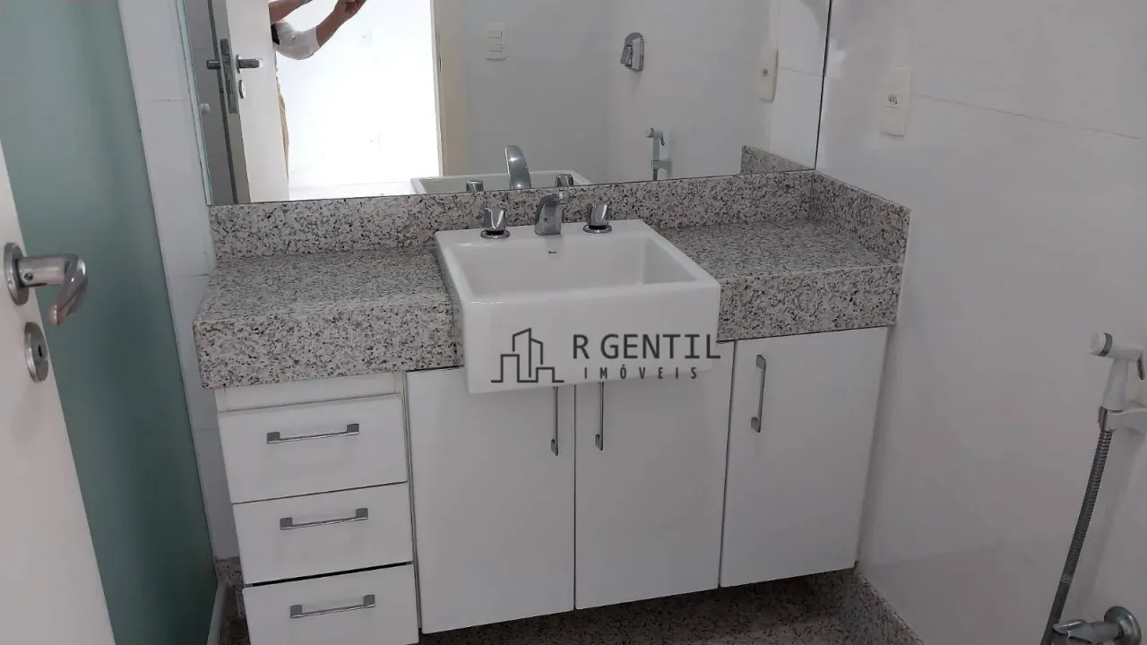 Apartamento com 4 dormitórios e 5 banheiros — photo 8