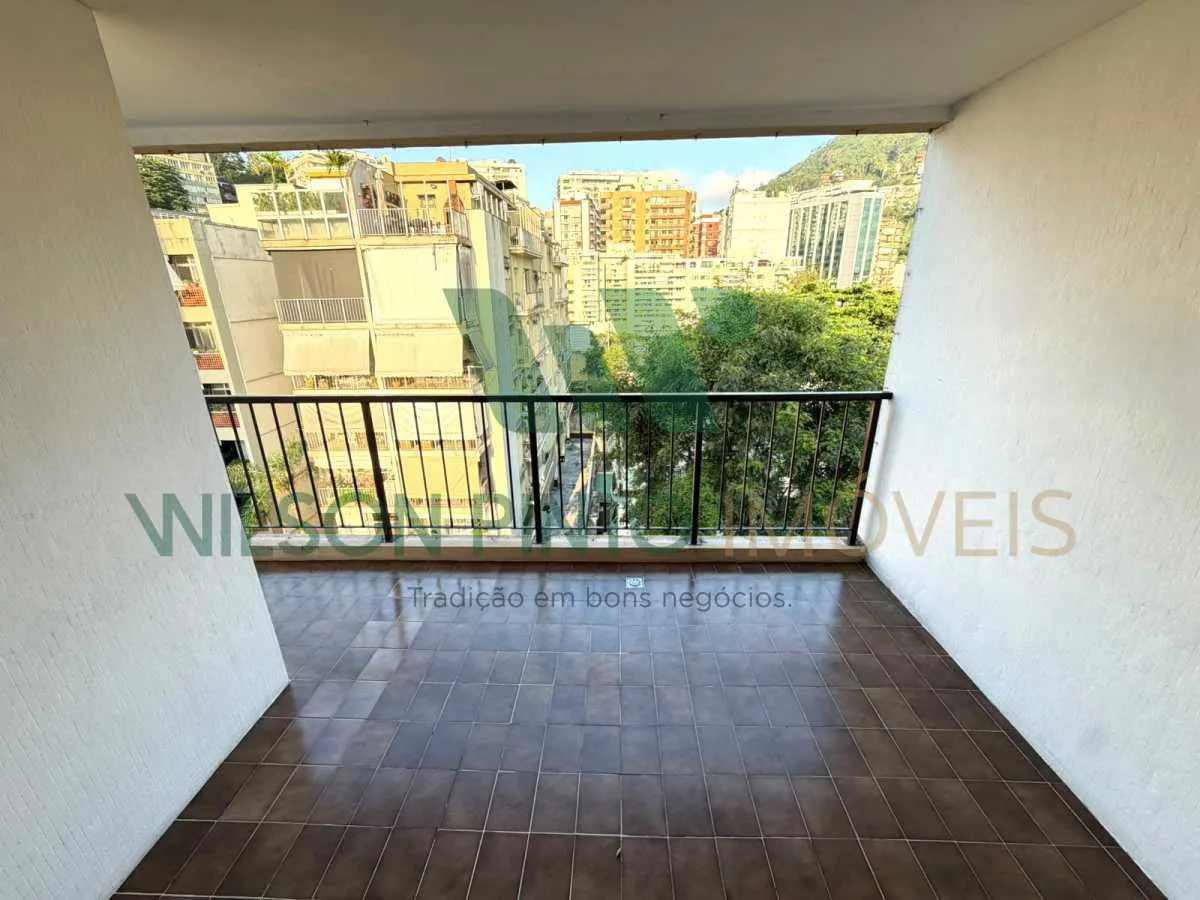 2-bedroom apartment with a mountain view in Rio de Janeiro — photo 13