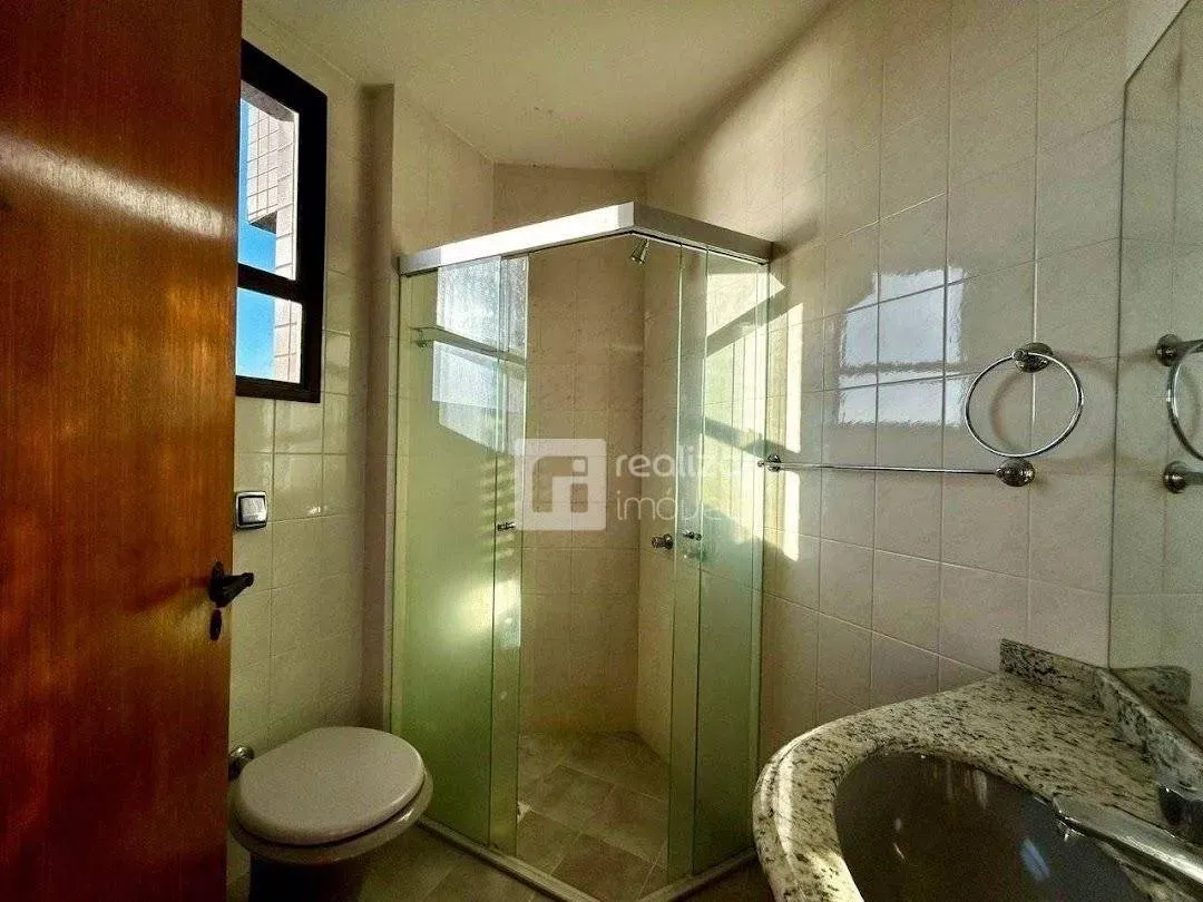 4-bedroom apartment with 3 en-suite baths and 303 m² — photo 39