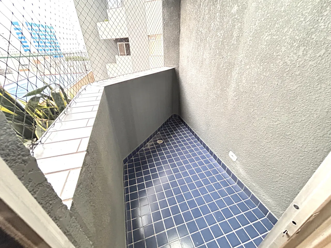 Apartment on the 2nd floor with wood or laminate floors — photo 3