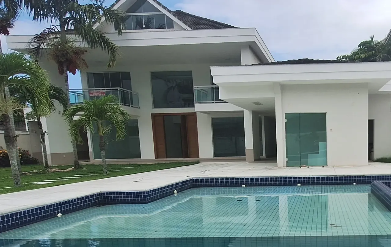 House with 900 m², 5 bedrooms and 4 parking spots — photo 8