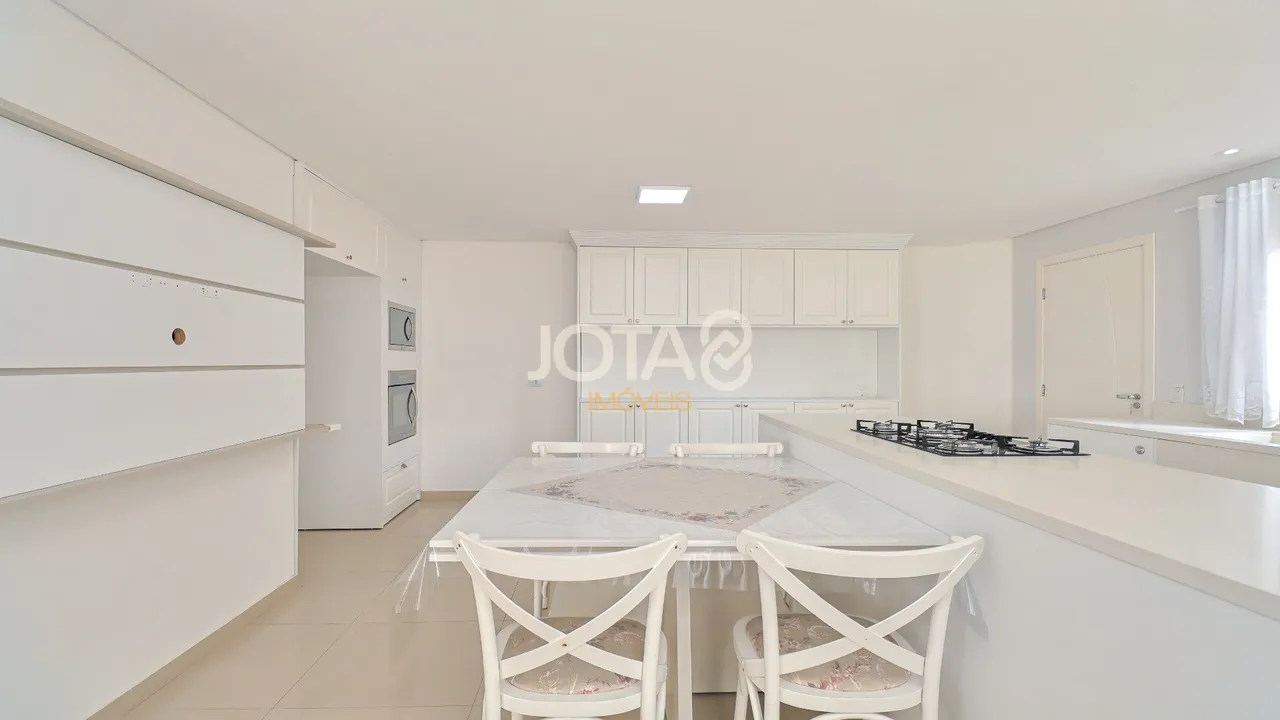 House with 3 bedrooms and an open-plan kitchen — photo 7