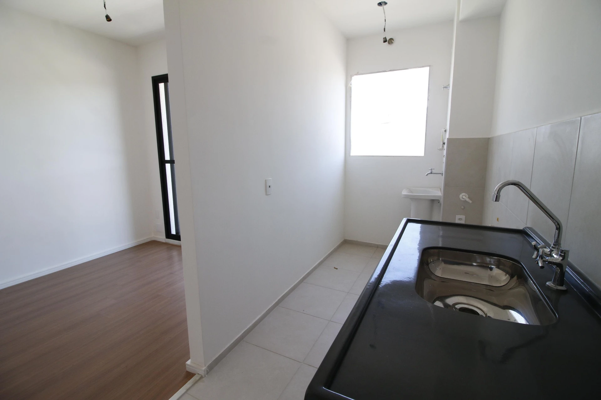Unfurnished apartment with 2 bedrooms and 1 bathroom — photo 16