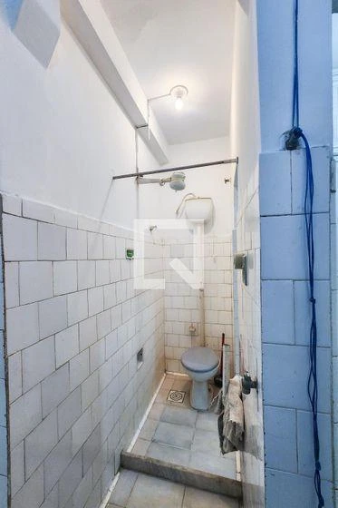 2-bedroom apartment with a bathtub — photo 31