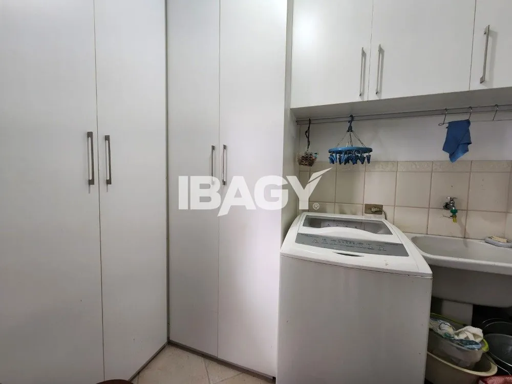Furnished 3-bedroom apartment with integrated kitchen — photo 12