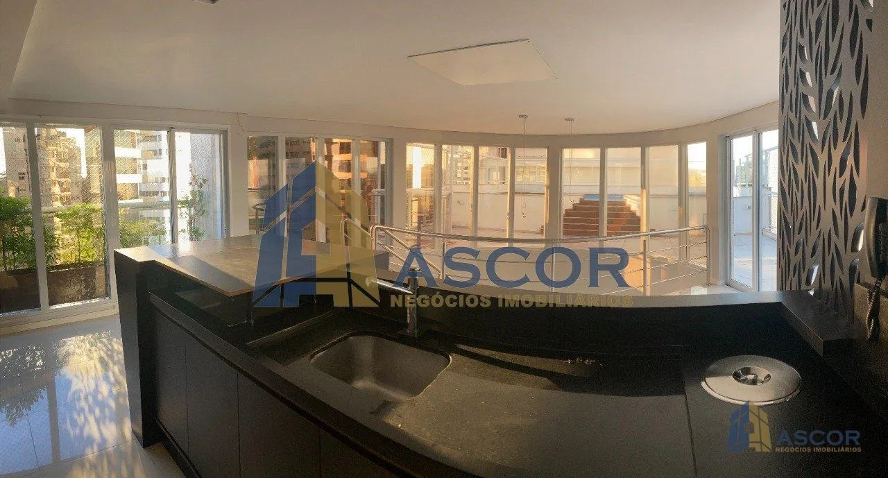 Apartamento mobiliado com 4 quartos, 6 banheiros e 8º andar
