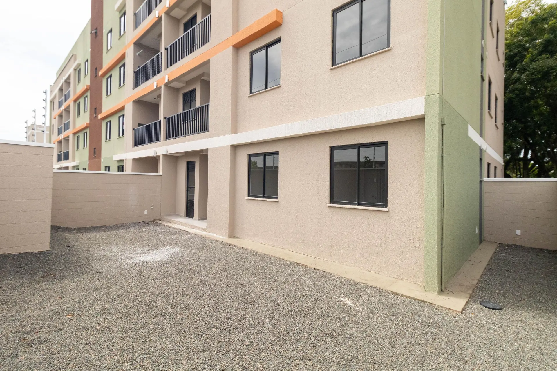 2-bedroom apartment with a grill on the balcony — photo 6