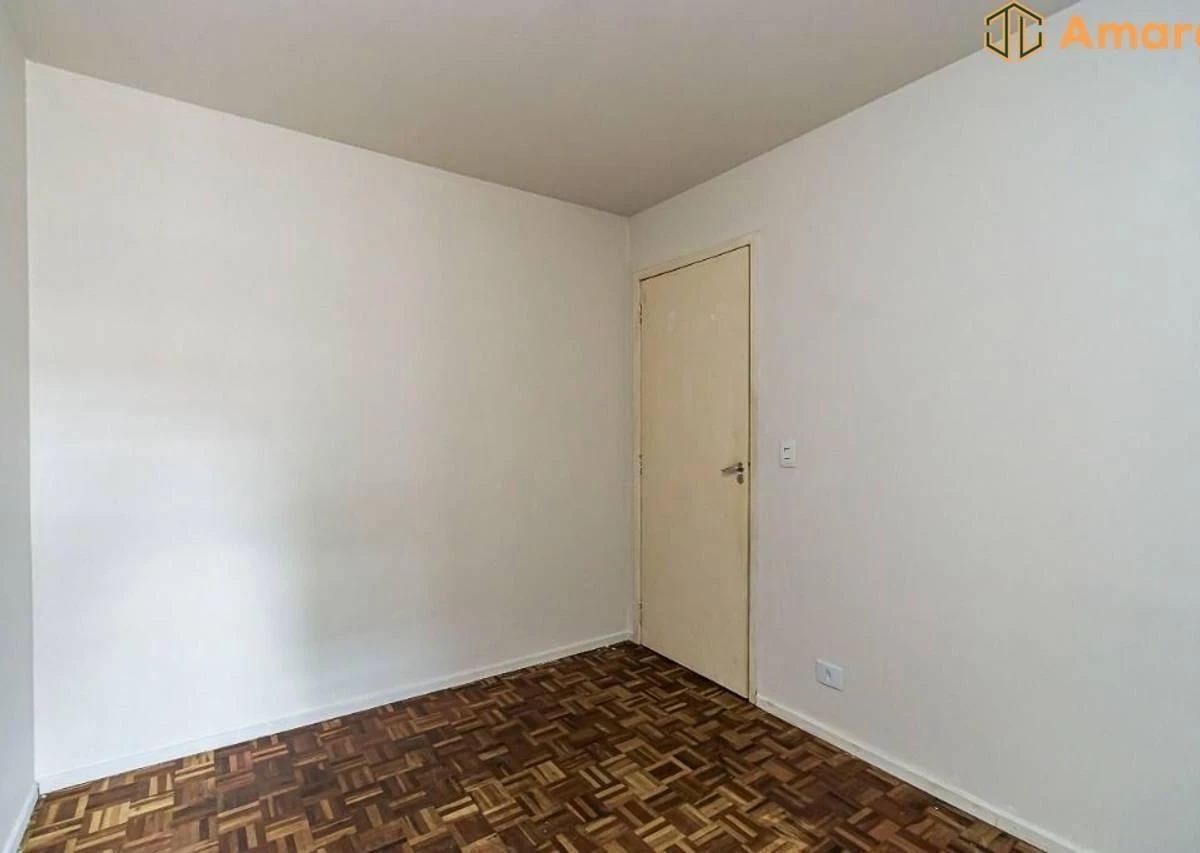 Wood or laminate floors in a 3-bedroom house, 75 m² — photo 21