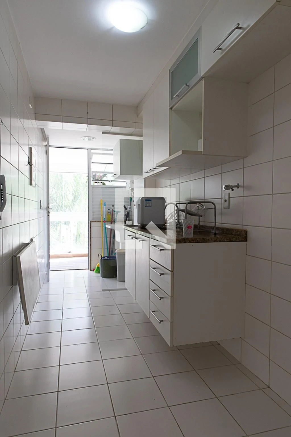 Apartment with 3 bedrooms, balcony and private BBQ — photo 24