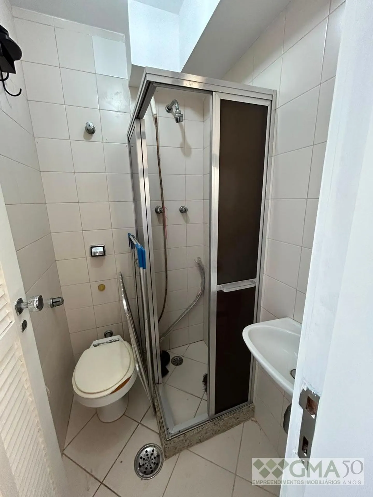 Unfurnished 2-bedroom apartment with 3 bathrooms — photo 26