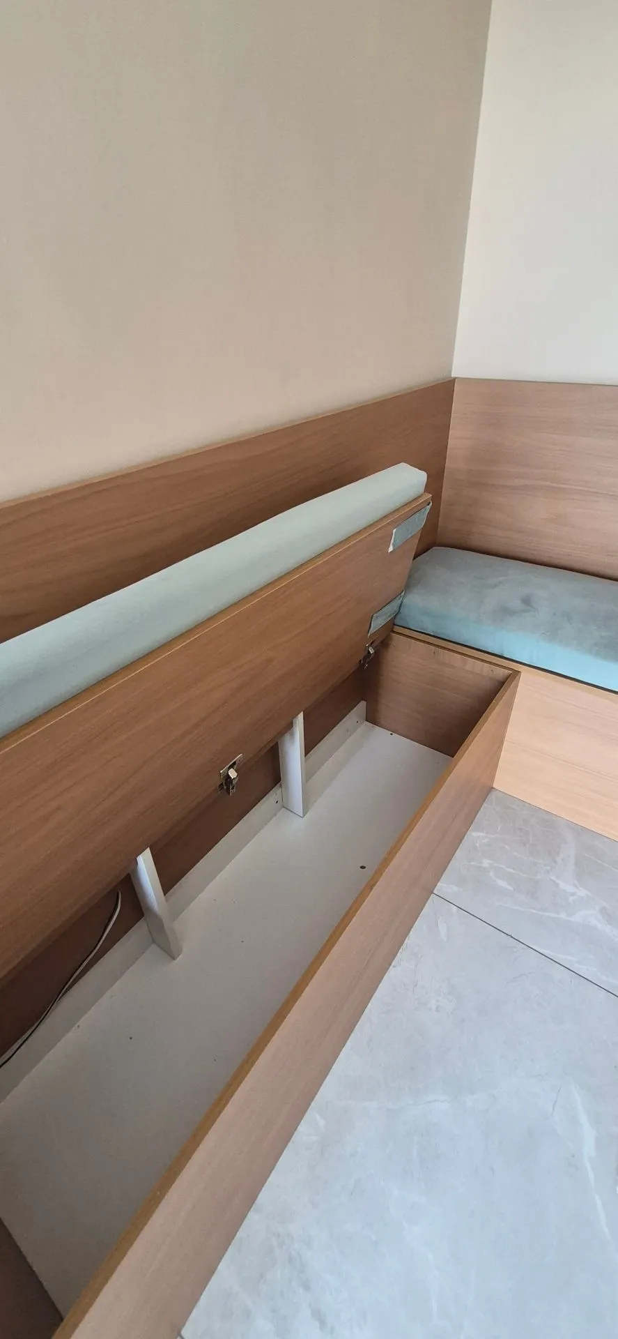 2-bedroom apartment in a building with a gym — photo 30