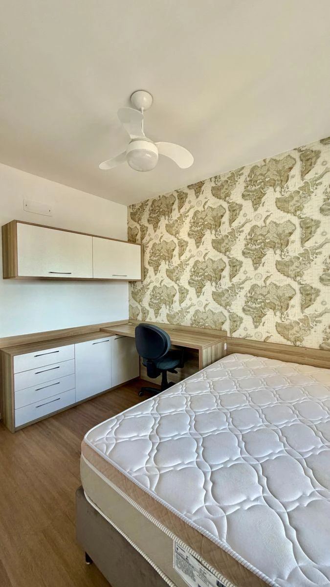 3-bedroom apartment with a home office — photo 8