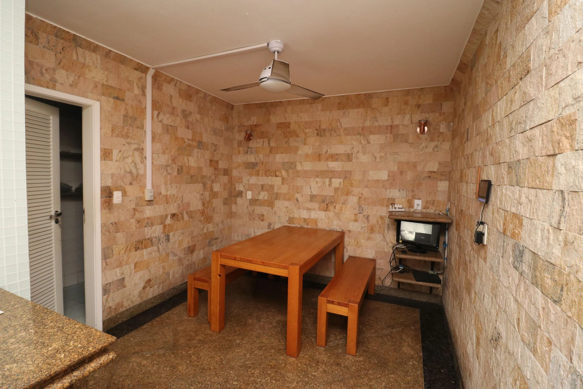 Vestidor y 5 dormitorios: casa de 420 m² — photo 70
