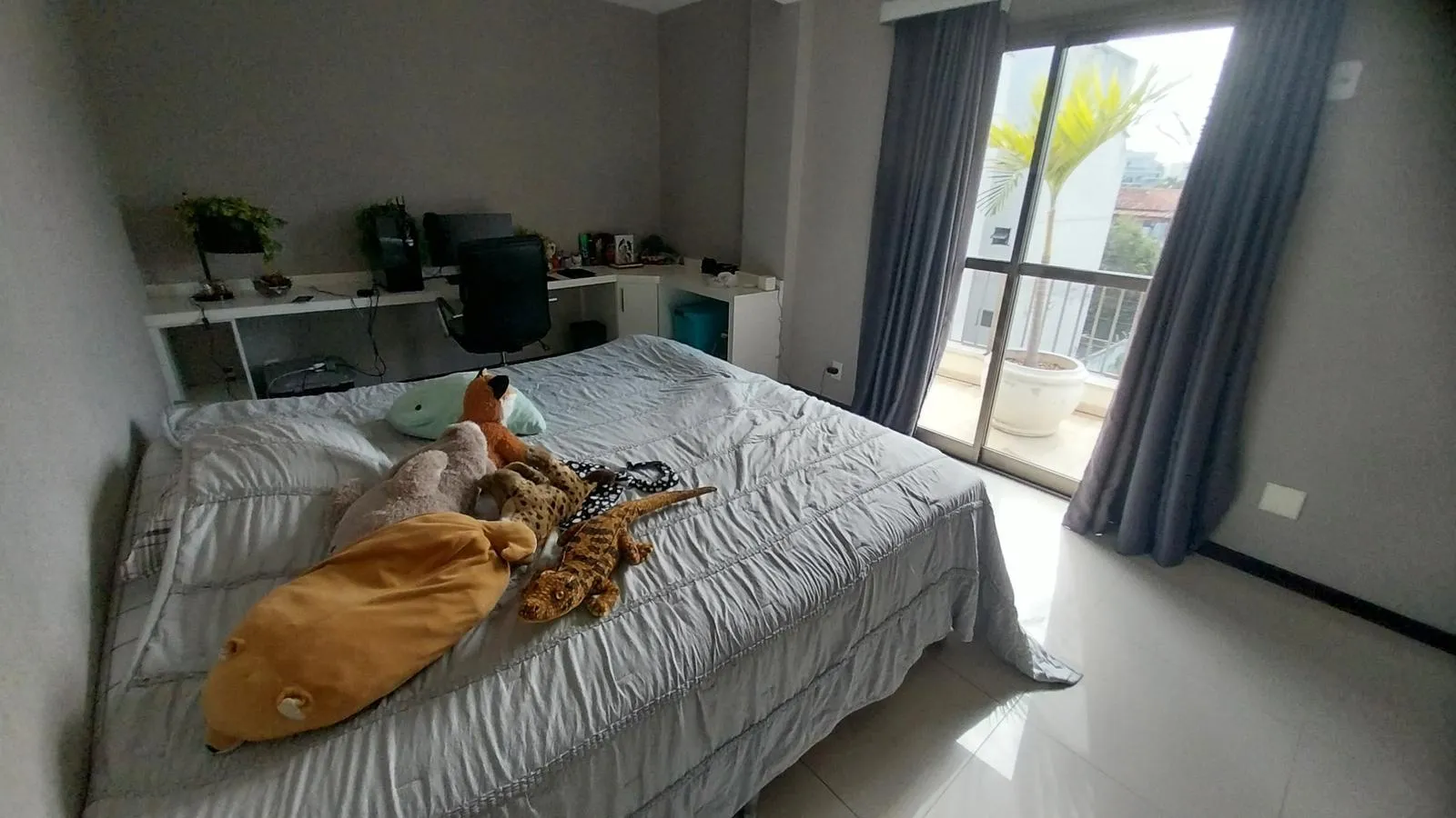 Unfurnished apartment with 4 bedrooms and 5 bathrooms — photo 35