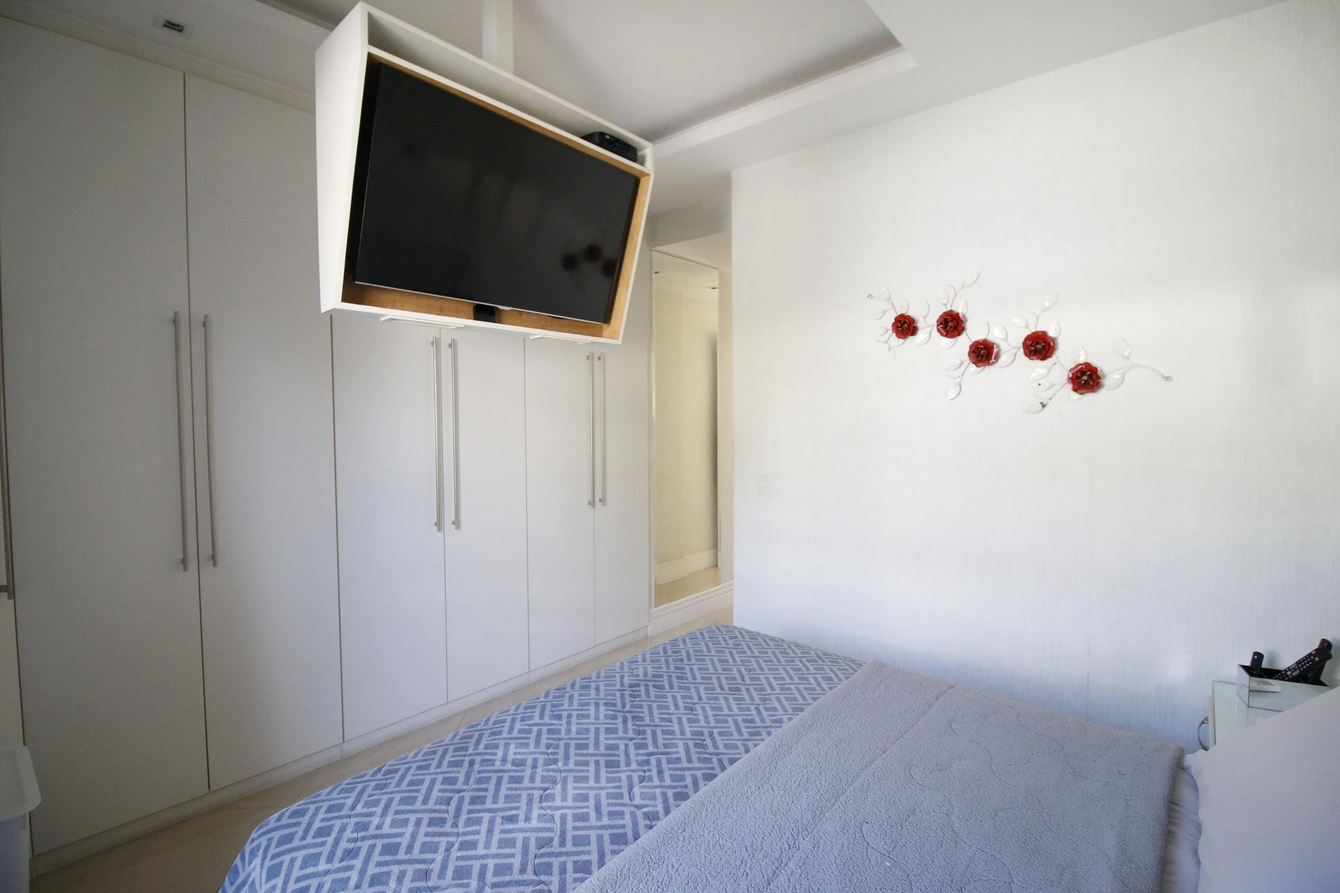 Furnished house, 230 m², with a glass-enclosed balcony — photo 68