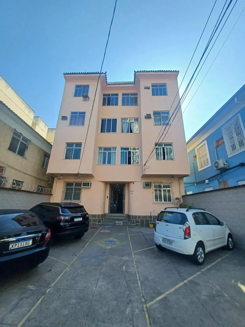 Apartamento sin amueblar de 2 habitaciones con suelo de madera — photo 3