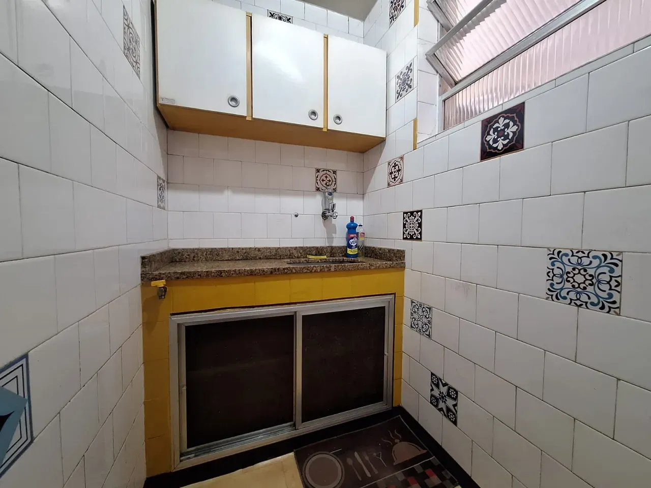 Apartment on the 1st floor with wood or laminate floors — photo 2