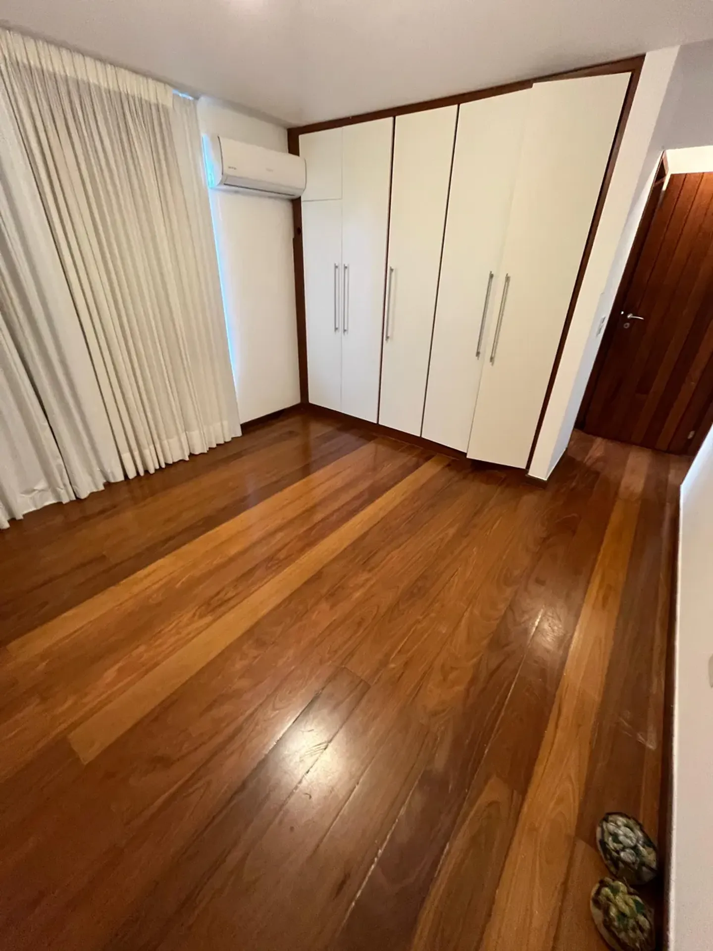 Duplex house with 4 en-suite bedrooms and balcony grill — photo 25